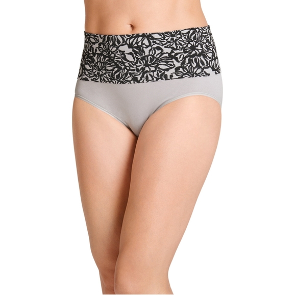 XXL Jockey Essentials Women's Seamfree Slimming Brief Panties,Cooling Shapewear - Picture 4 of 5